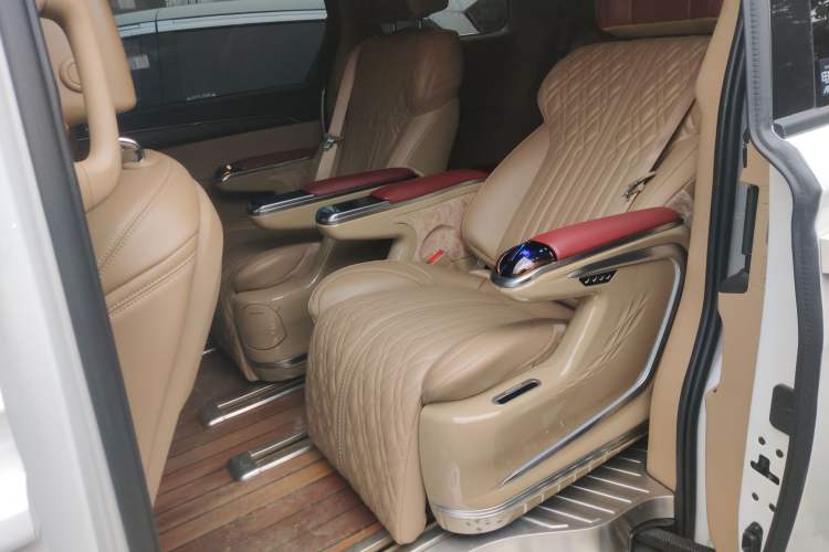 Used Buick GL8 2021 ES Land Cruiser 653T Luxury Edition
