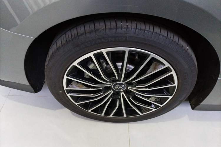 Used BYD Han 2024 EV Glory Edition 506KM Front-Wheel-Drive Premium Model
