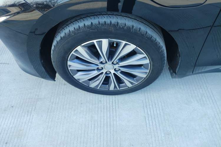 Used Hongqi E-QM5 2022 431 km Charge & Enjoy Edition
