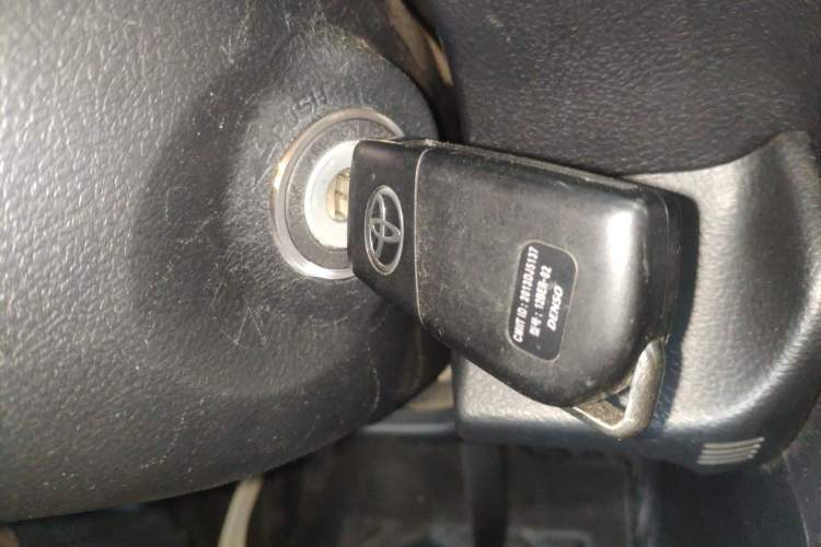 Used Toyota Camry 2016 2.0G 10th Anniversary Leading Edition
