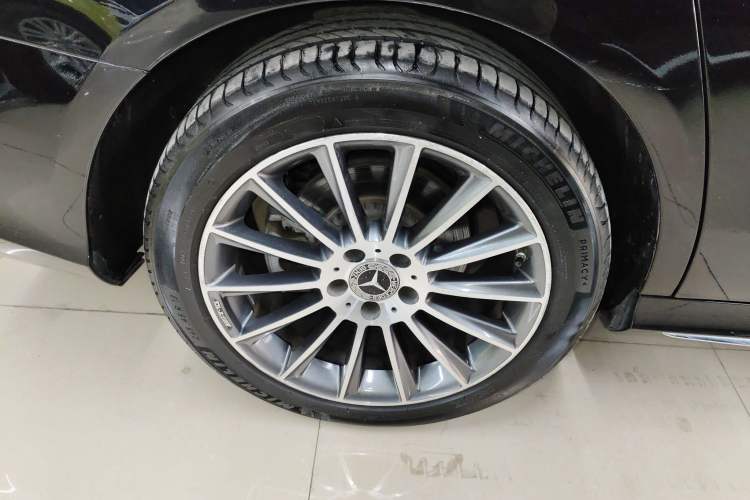 Used Mercedes-Benz E-Class 2019 Restyled E 300 L Sporty and Stylish Edition
