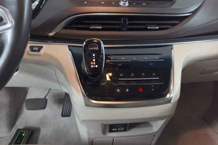 Used Buick GL8 2022 Land Business Class 652T Luxury Model