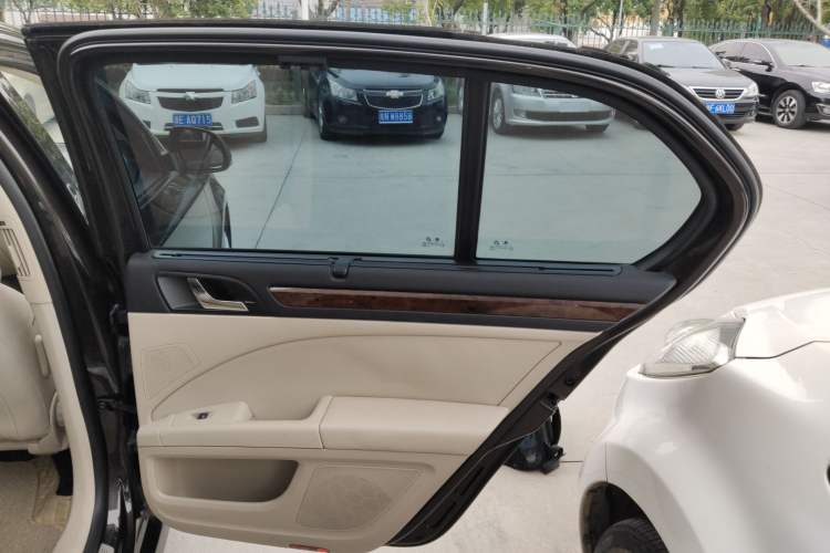 Used Skoda Superb 2013 1.8TSI Automatic Yashi Edition
