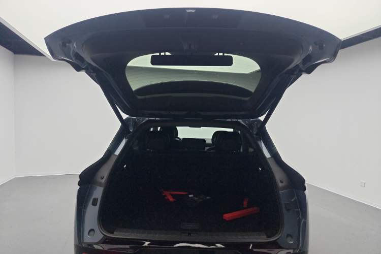 Used Zeekr 7X 2025 100 kWh Long-Range Rear-Wheel Drive with Intelligent Driving Features
