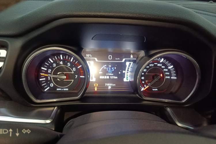 Used  Grand Commander 2018 2.0T Four-Wheel Drive Enjoyment Edition China VI
