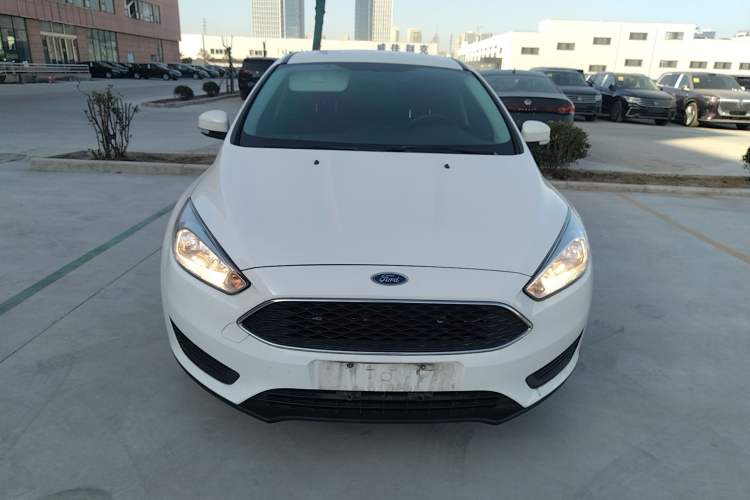 Used Ford Focus 2018 Hatchback Classic 1.6L Automatic Comfort Plus SmartDrive Edition

