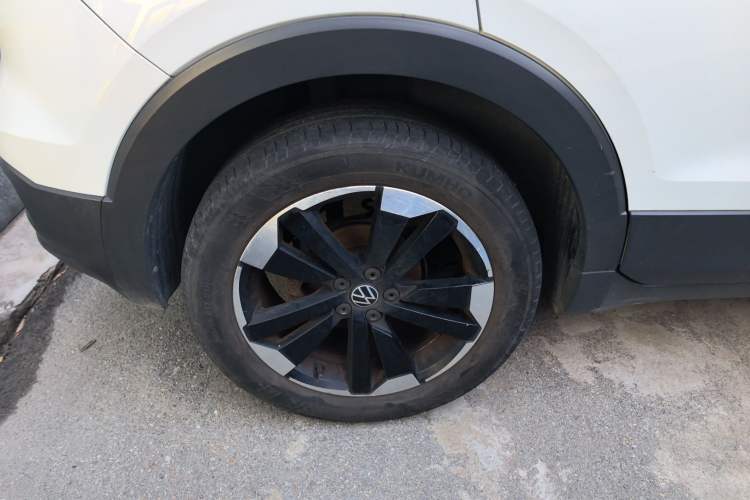 Used Volkswagen Tacqua 2021 200TSI DSG JoyConnect Edition
