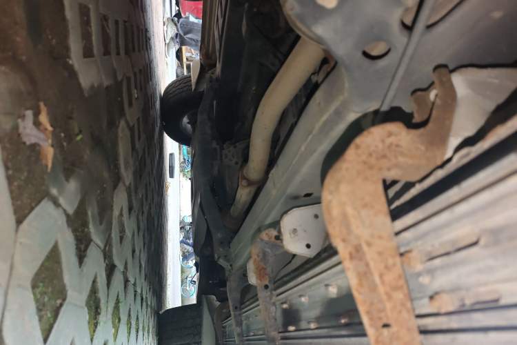 Used JMC Yusheng S350 2014 2.4T Automatic 2WD Diesel Luxury Version with Sunroof 7 Seats
