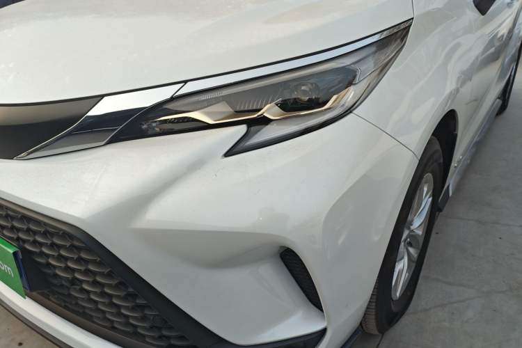 Used Toyota Granvia 2024 2.5L Hybrid Comfort Edition