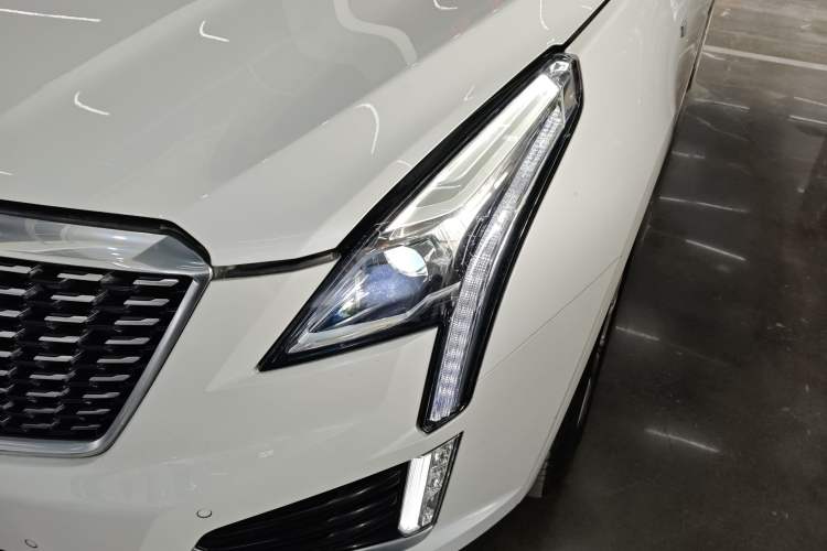 Used Cadillac XT5 2022 2.0T Two-Wheel Drive Luxury Version
