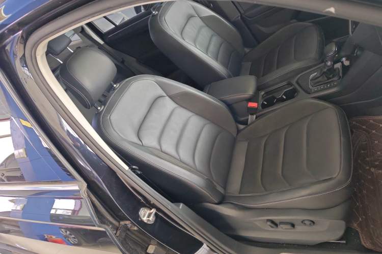 Used Volkswagen Tiguan L 2021 330TSI Automatic Two-Wheel Drive R-Line Enhanced Edition
