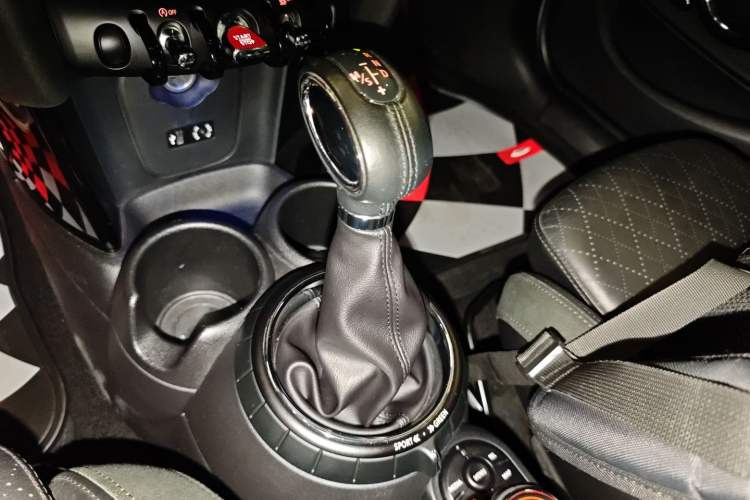 Used  MINI 2015 2.0T COOPER S Five-Door Edition
