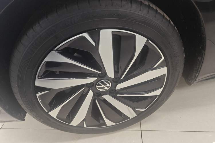 Used Volkswagen Passat 2023 Facelift 330TSI Luxury Edition
