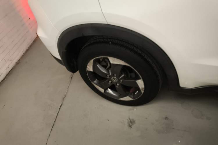 Used Honda Vezel 2016 1.8L CVT Front-Wheel Drive Pioneer Edition
