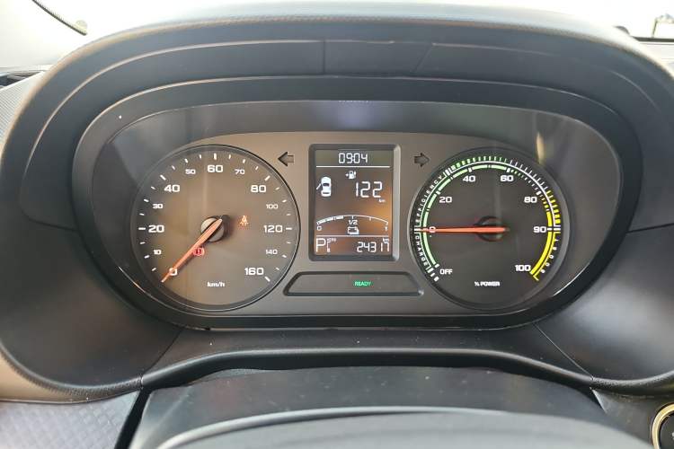 Used Roewe Clever 2021 302 km New Four-Seater Super-Efficient Version
