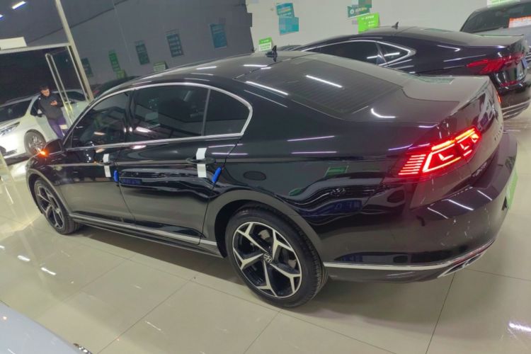 Used Volkswagen Magotan 2025 Zhongxiang Version 330TSI DSG Luxury Edition
