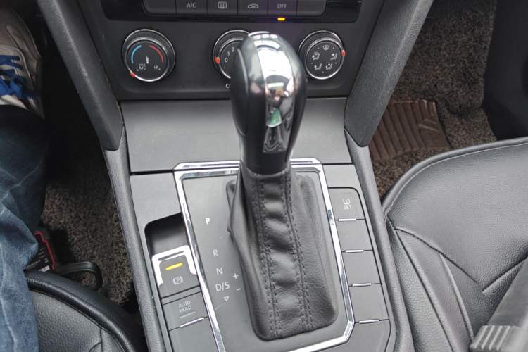 Used Volkswagen Lamando 2015 230TSI DSG Fashion Edition