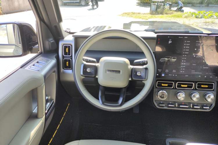 Used  V23 2025 501 Four-Wheel Drive Intelligent Driving Version
