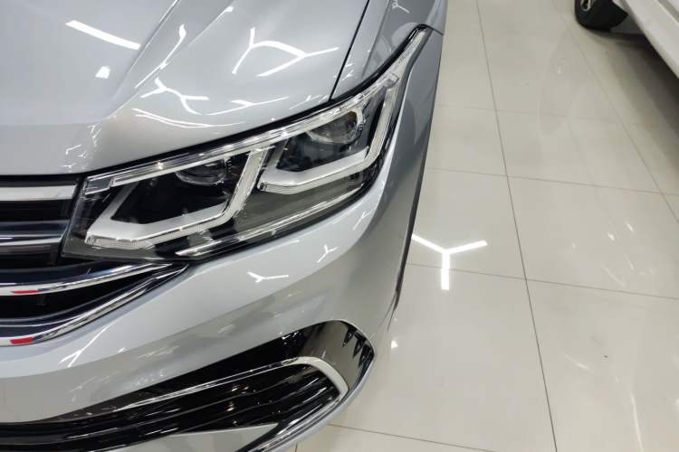 Used Volkswagen Tiguan L 2022 330TSI Automatic Two-Wheel Drive R-Line Flagship Edition
