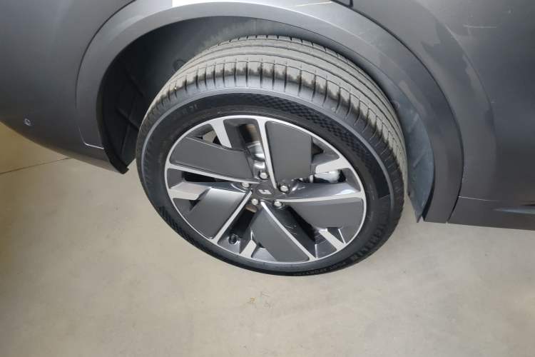 Used Li Auto L8 2025 Ultra Smart Refreshed Edition