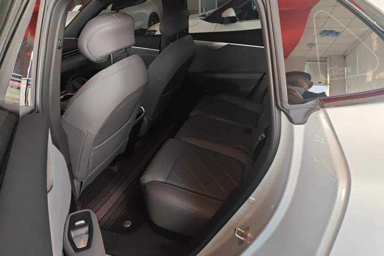 Used  S05 2024 510 Plus Pure Electric Version
