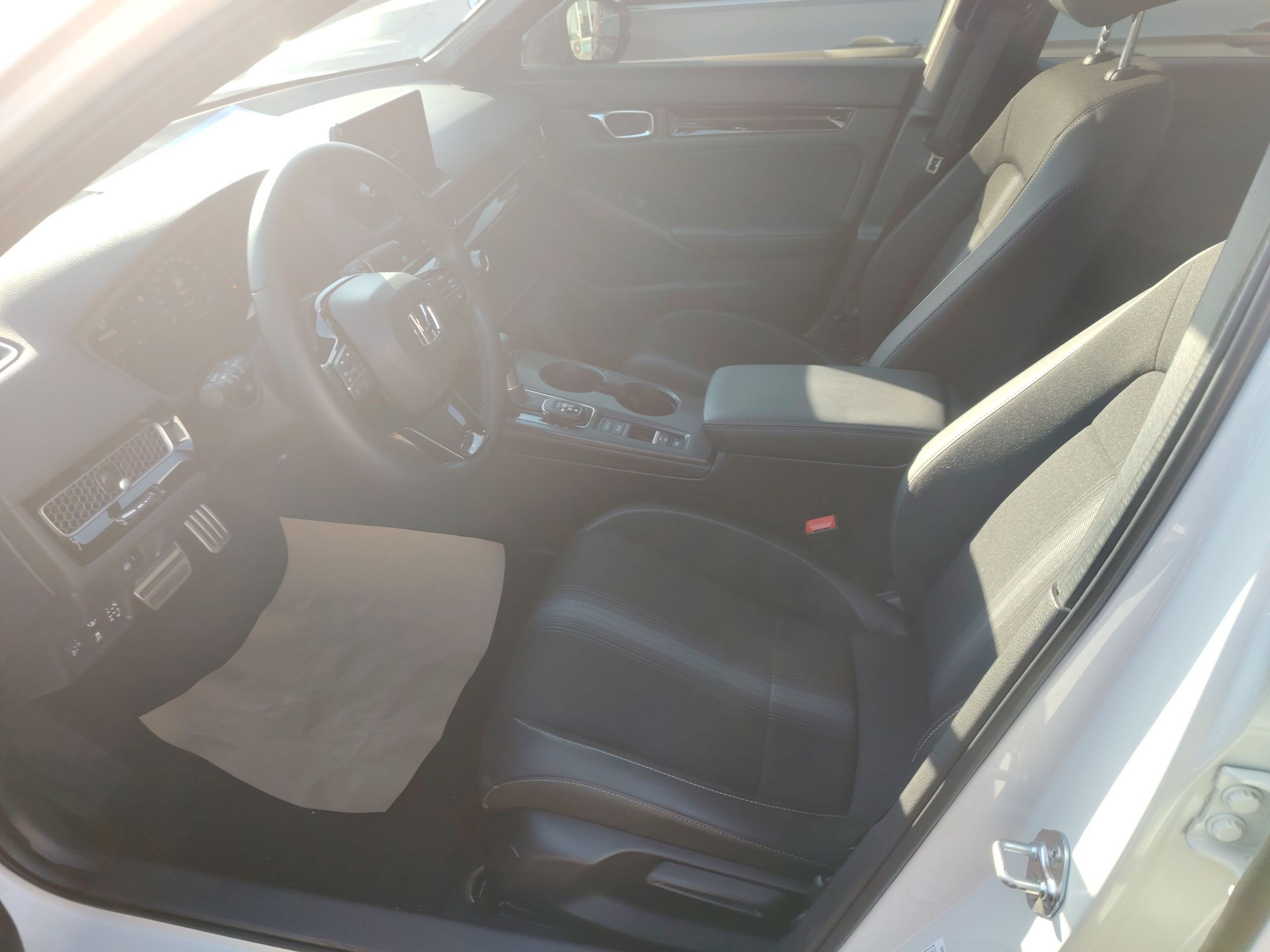 Переднее сиденье в автомобиле