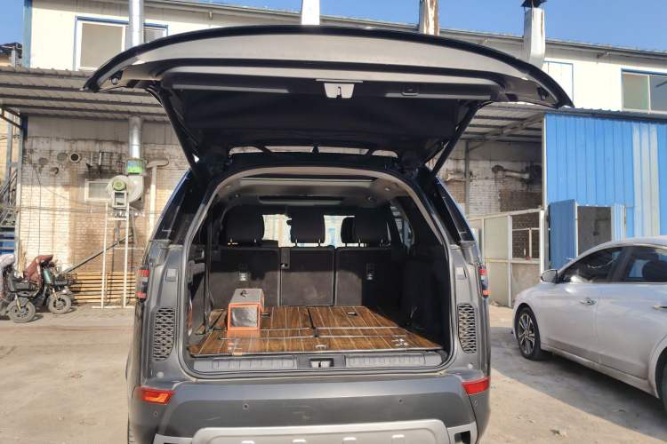 Used Land Rover Discovery 2017 3.0 SC V6 SE