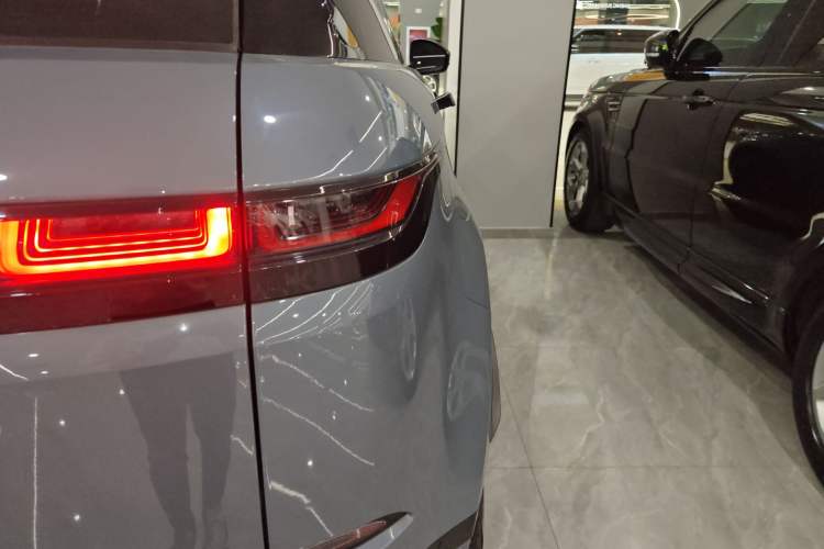 Used Land Rover Range Rover Evoque 2020 249 PS R-DYNAMIC S Black Edition Sport Version
