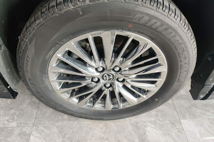 Used Toyota Alphard 2021 Dual-Engine 2.5L Luxury Edition
