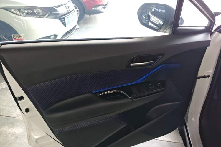 Used Toyota C-HR 2018 2.0L Leading Edition China VI
