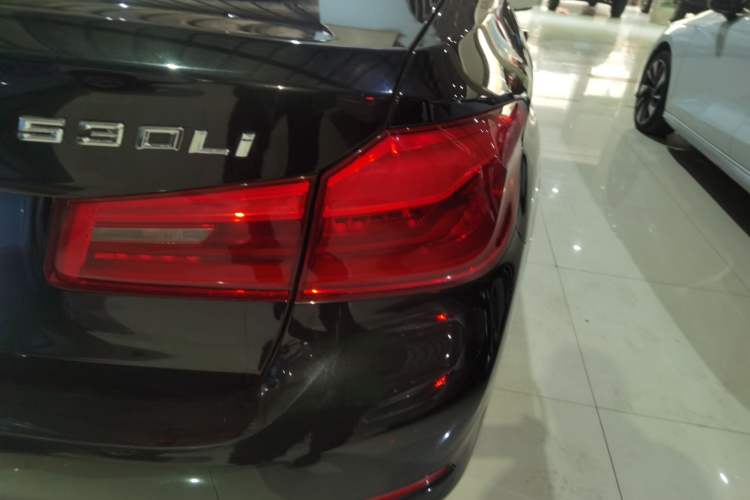 Used BMW 5 Series 2019 530Li Leading Model Luxury Package
