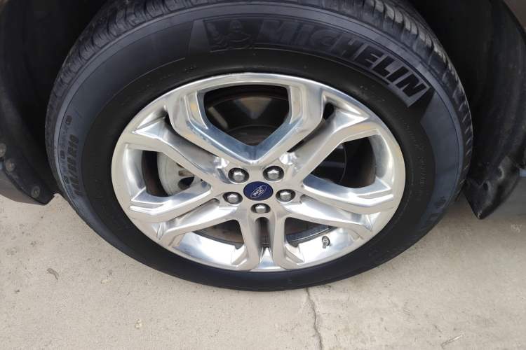 Used Ford Edge 2016 EcoBoost 245 Two-Wheel-Drive Titanium 7-Seater
