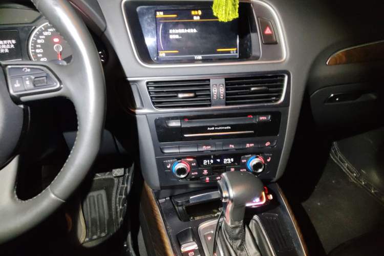 Used Audi Q5 2017 Plus 40 TFSI Technology Model
