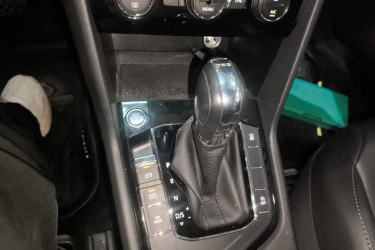 Used Volkswagen Tharu 2020 280TSI Two-Wheel Drive Luxury Edition China VI Standard
