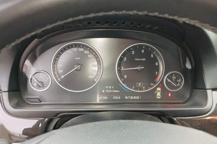 Used BMW 5 Series 2014 525Li Leading Model
