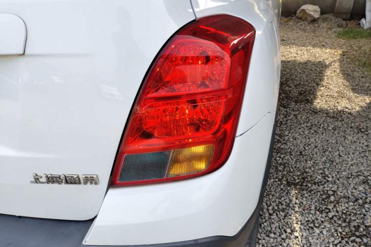 Used Chevrolet Trax 2016 1.4T Manual Two-Wheel Drive Comfort Version with Sunroof
