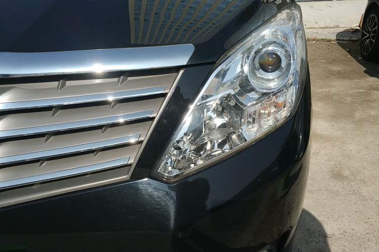 Used FORTHING Lingzhi PLUS 2021 Travel Edition 2.0L Manual Luxury 7-Seater