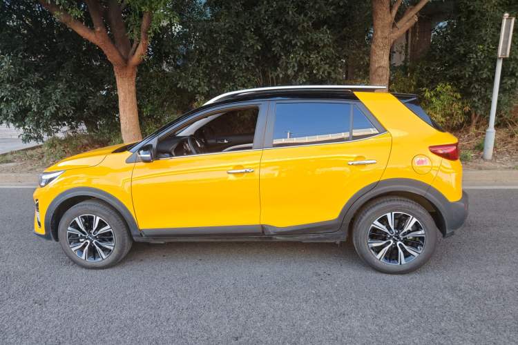 Used Kia kx1 Stonic 2021 1.4L CVT Sunroof Model
