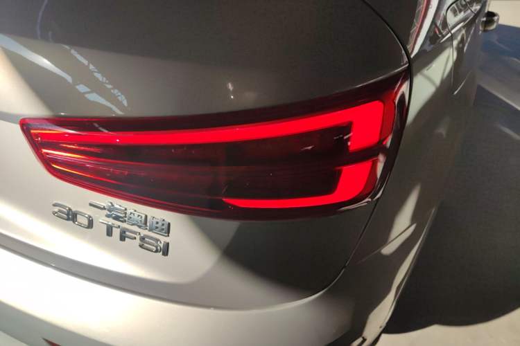 Used Audi Q3 2017 30 TFSI Fashion Model
