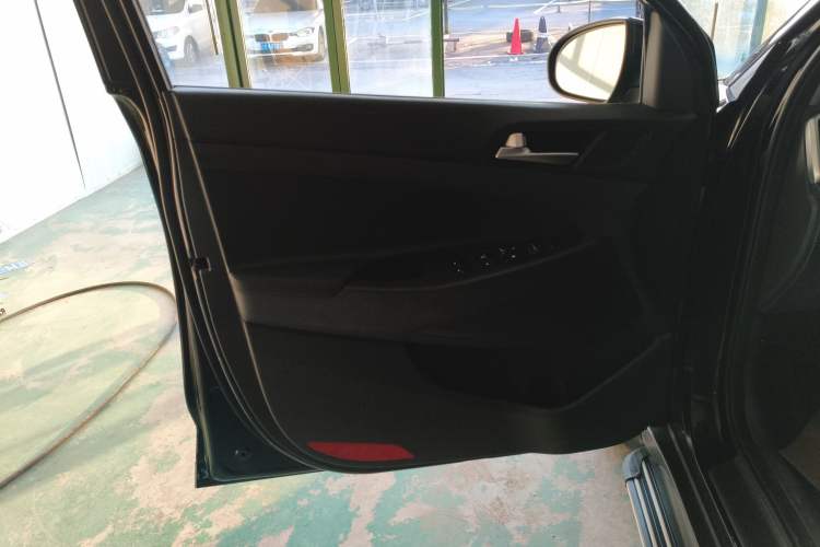 Used Hyundai Tucson 2015 1.6T Dual-Clutch Two-Wheel-Drive Smart Model
