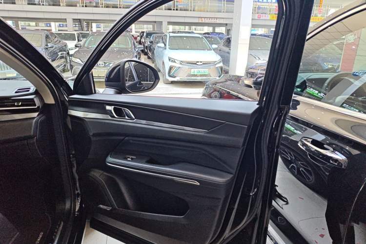 Used Lynk & Co 01 2021 2.0TD Two-Wheel-Drive Pro Trim
