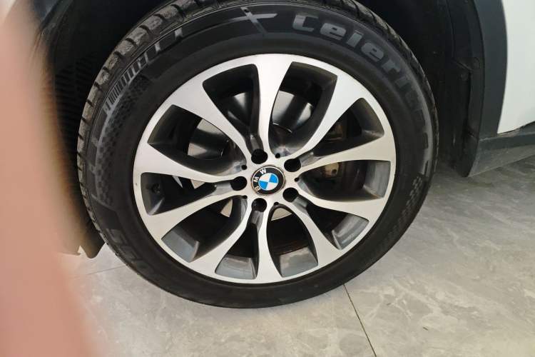 Used BMW X5 2015 xDrive28i
