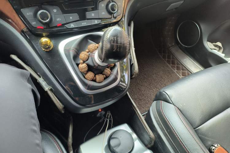 Used Haval H6 2015 Sport Edition 1.5T Manual Two-Wheel Drive Elite Model