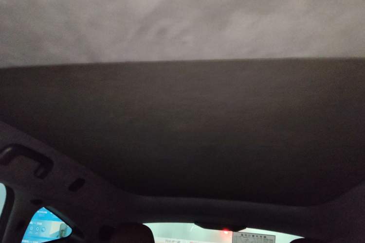 Used  11 2024 730 Luxury Edition with Three Lasers and Rear-Wheel Drive
