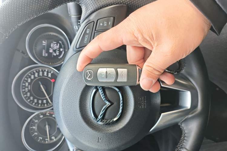 Used Mazda Atenza 2014 2.0L Blue Sky Luxury Edition