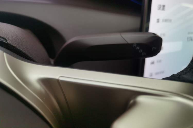 Used  11 2022 Ultra-Long Range Dual-Motor Luxury Edition 4 Seats
