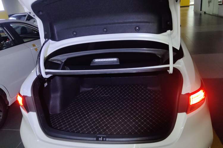 Used Toyota Levin 2022 Dual-Motor 1.8H E-CVT Leading Edition
