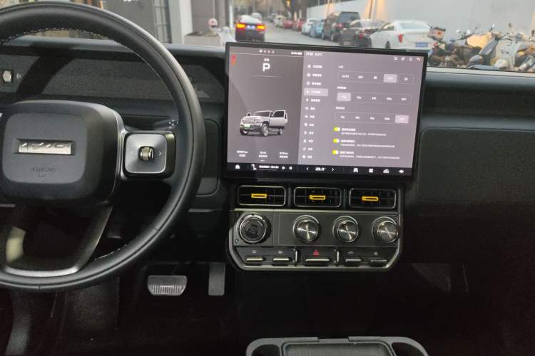 Used  V23 2025 401 Two-Wheel Drive Intelligent Driving Version
