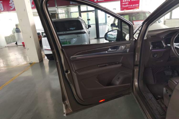 Used Volkswagen Viloran 2020 330TSI Luxury Edition
