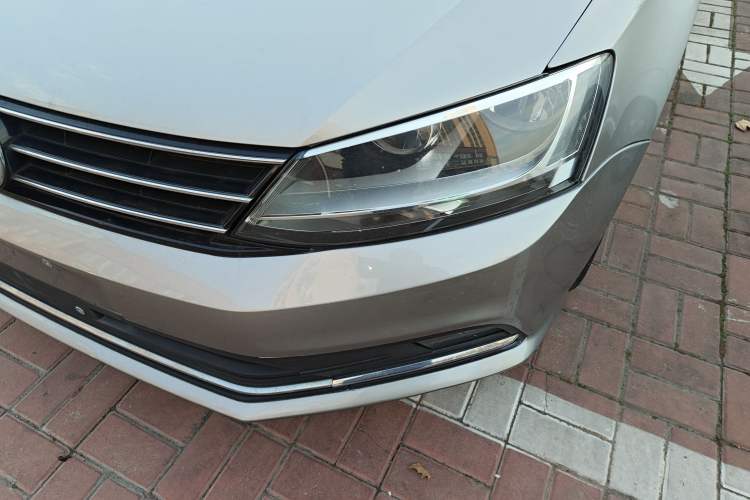 Used Volkswagen Sagitar 2017 230TSI Automatic Comfort Version
